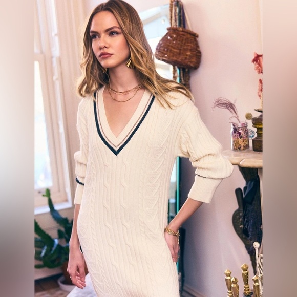 Evereve Dresses & Skirts - Heartloom Evereve Womens Large Odette Varsity Ivory Cableknit Sweater Dress